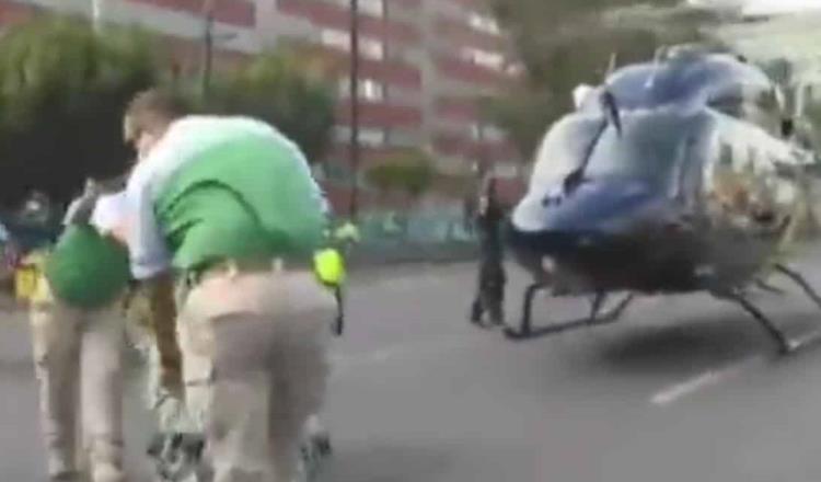 Helicóptero aterriza en Paseo de la Reforma por traslado de un recién nacido