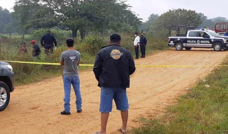 En Balancán, abandonan cuerpo desnudo de mujer a orilla de carretera