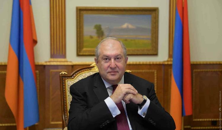 Dimite presidente de Armenia, Armén Sarkissian