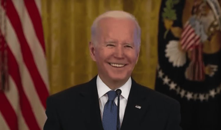 Insulta Biden a reportero tras rueda de prensa en La Casa Blanca