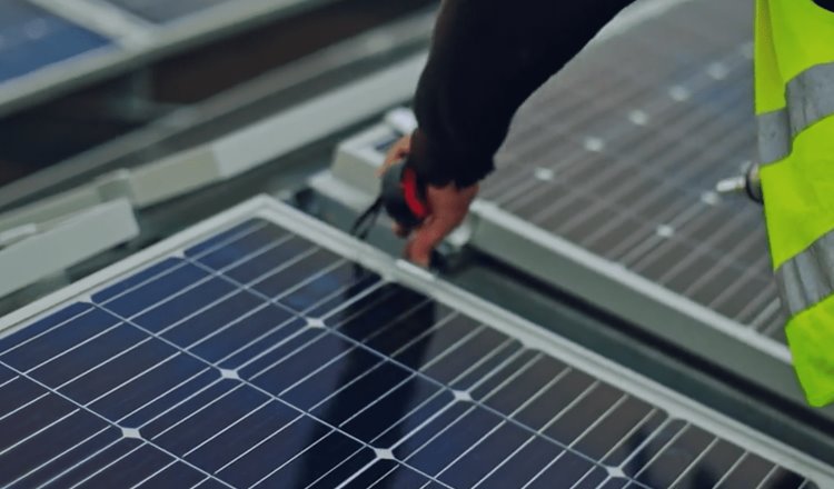 PAN reta a AMLO y Morena a aceptar propuesta sobre paneles solares gratuitos