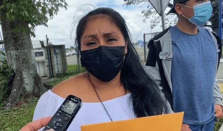 Familiares de joven asesinada en Huimanguillo reclaman su cuerpo a la FGE