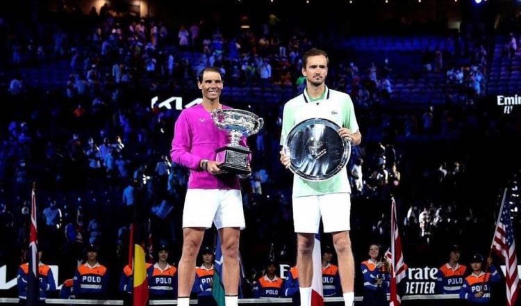 Federer y Djokovic felicitan a Nadal por ganar en Australia