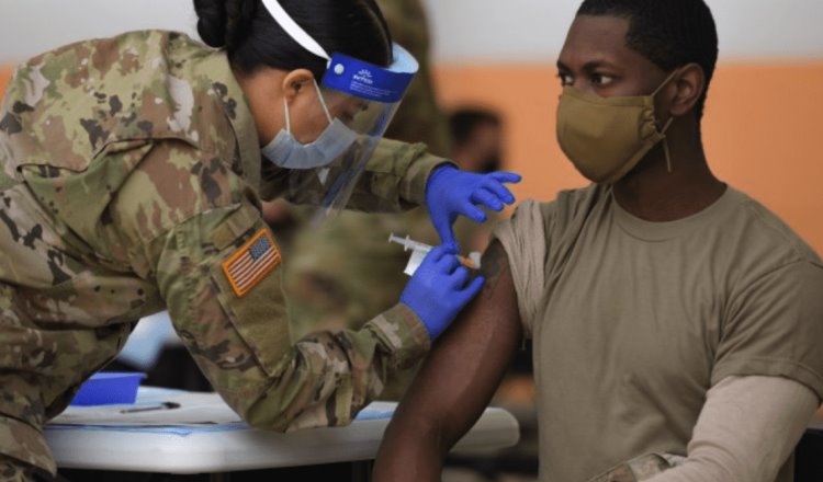 EE. UU. da de baja a soldados que se oponen a vacuna anticovid