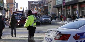 Alcalde de Ottawa declara estado de emergencia por manifestación de antivacunas