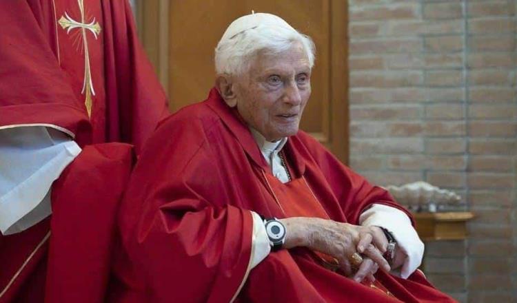 Benedicto XVI pide perdón a víctimas de abusos sexuales