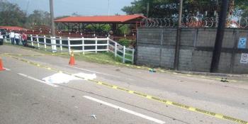 Muere motociclista tras ser atropellado sobre la Villahermosa-Teapa