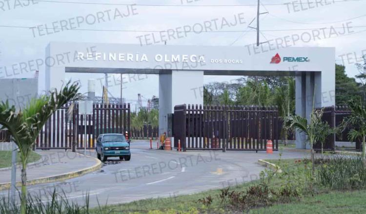 Deja refinería de Dos Bocas derrama económica pero también conflictos viales, denuncian vecinos