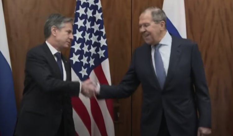 Blinken y Lavrov se reunirán el 23 de febrero… si Rusia no invade Ucrania