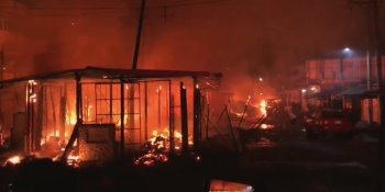 Hombres armados incendian locales en el Mercado Central de Acapulco, Guerrero