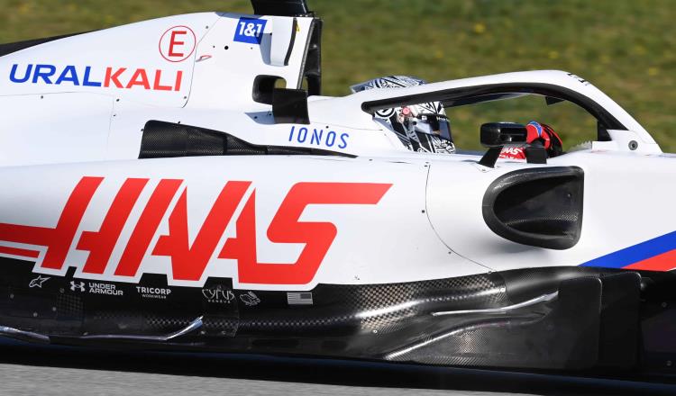 Haas retira patrocinios rusos de su monoplaza; el futuro de Mazepin en la F1 es incierto
