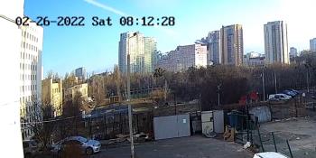 Misil ruso impacta edificio en Kiev; habrían al menos 35 heridos 