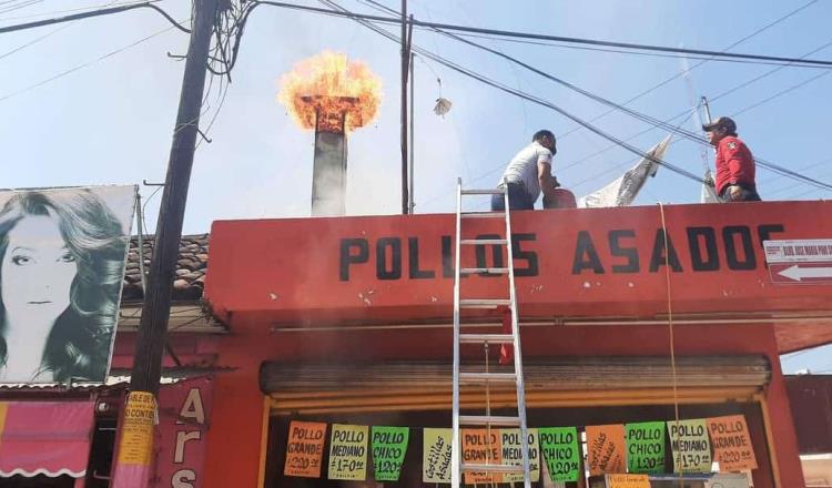 Se registra incendio en pollería de Jalapa