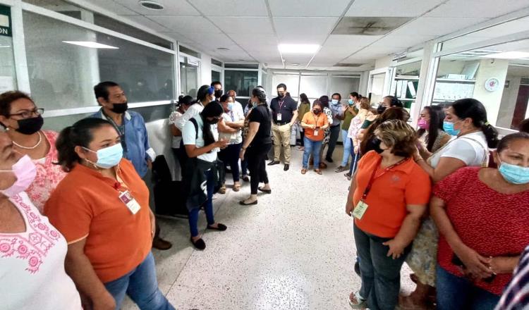 Denuncian trabajadores del ISSSTE brujería por parte de directora