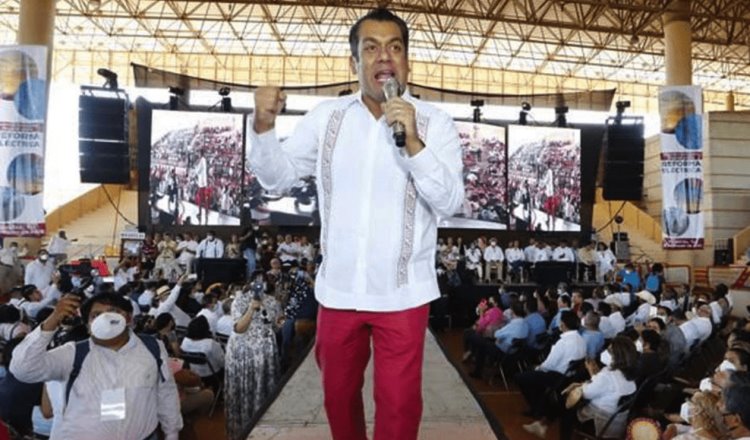 “Seré breve: renuncia”, dice Gutiérrez Luna a Lorenzo Córdova