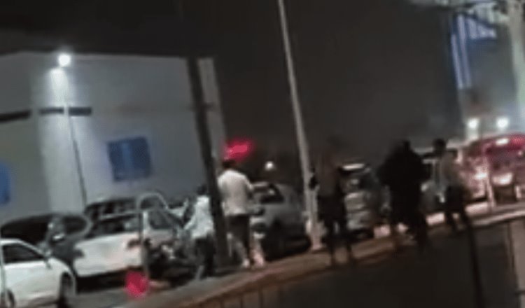 Graban batalla campal en estacionamiento de plaza City Center, en Villahermosa