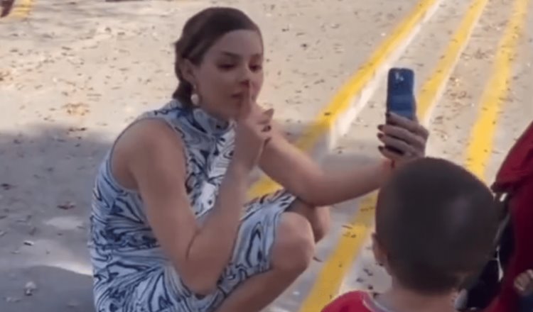 Exhiben a Mariana Rodríguez callando a niño detrás de cámaras… en NL