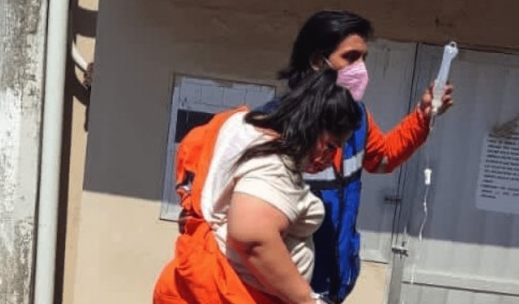Intoxicación manda al hospital a 70 trabajadores de la refinería Olmeca