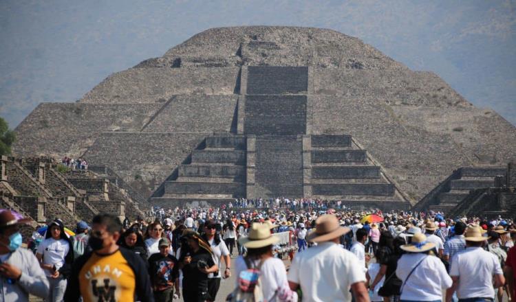 Miles de personas acuden a Teotihuacán en equinoccio de primavera