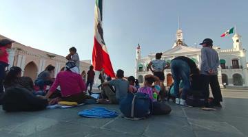 Marchan migrantes en Villahermosa para exigir libre tránsito