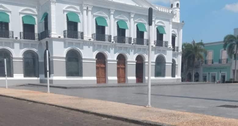 Abandonan migrantes Plaza de Armas tras acuerdo con Segotab