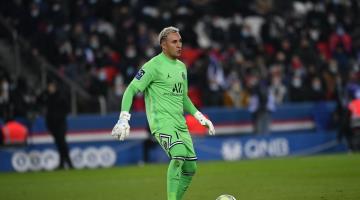 Keylor Navas da techo a 30 refugiados ucranianos en su casa