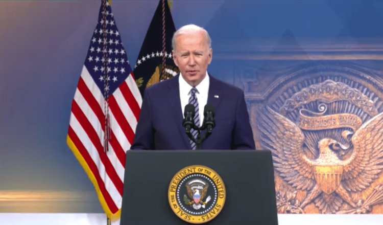 Liberará Biden un millón de barriles de petróleo al día para controlar el precio de la gasolina