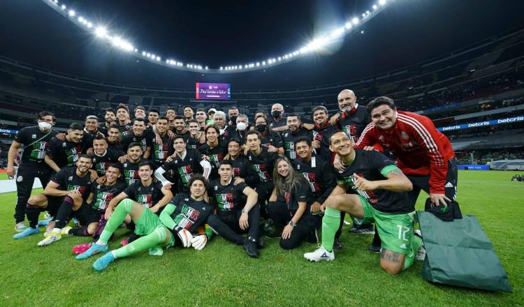 México derrota a El Salvador y pasa en segundo lugar al Mundial de Qatar
