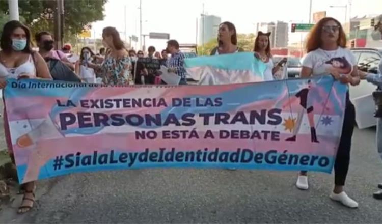 Marchan colectivos trans de Tabasco para exigir que sus derechos sean respetados
