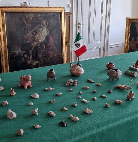 Devuelven a México piezas arqueológicas y óleos del siglo XVII