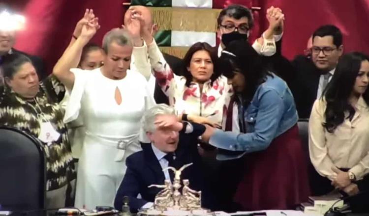 Tras el “lío” en la Cámara de Diputados, la legisladora María Clemente ofrece disculpas a Santiago Creel