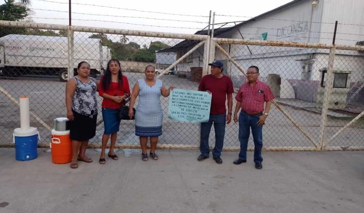 Por más de 5 horas almacenistas bloquean centros de distribución Diconsa ante escasez de maíz