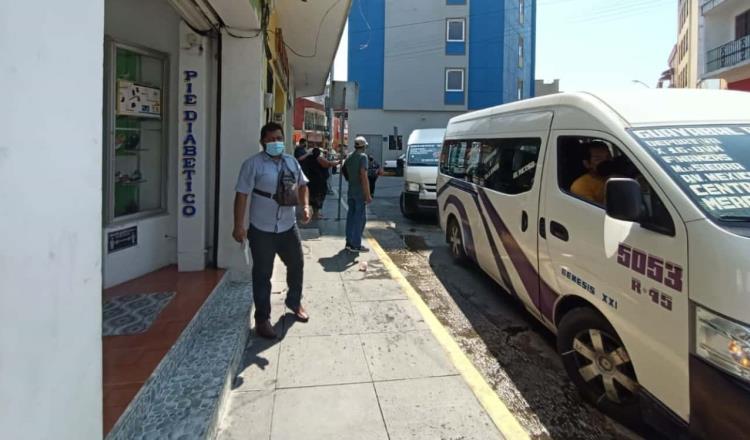 Se inconforman ciudadanos con clausura de parada de transporte público situada en el Centro Cultural Villahermosa