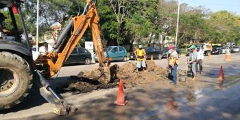 Repara SAS fuga de agua sobre Paseo Tabasco