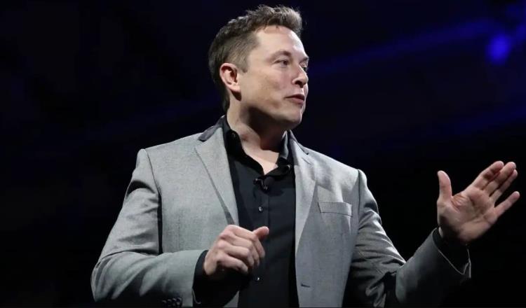 Elon Musk no venderá acciones de Tesla en dos años