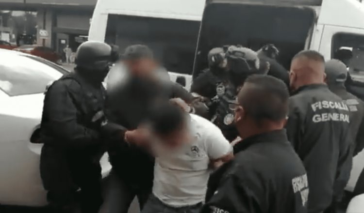 Detienen a presuntos involucrados en asesinato de 8 personas en Tultepec