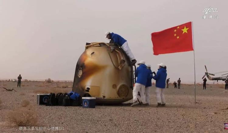 Regresan a la Tierra astronautas chinos después de 6 meses en el espacio