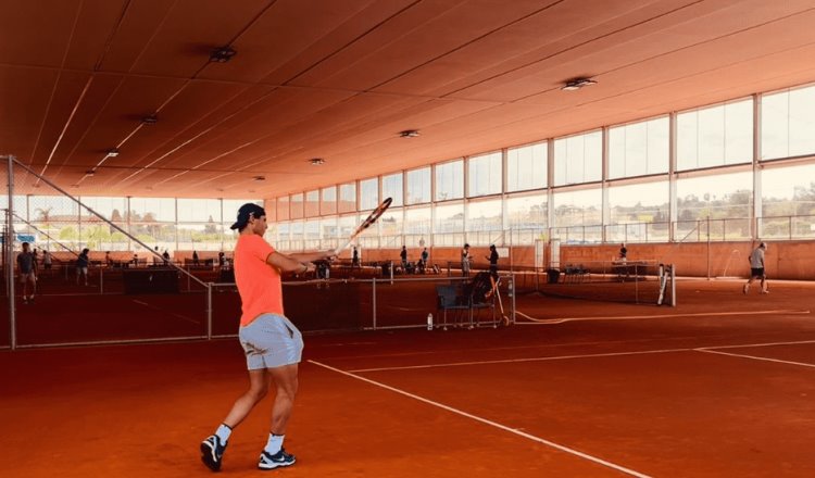 Nadal regresa a entrenamientos de preparación para el Abierto de Francia