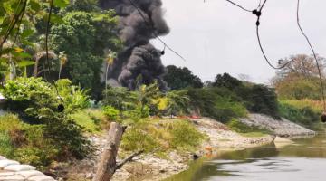 Incendio en basurero de El Espejo II provoca movilización y grandes columnas de humo