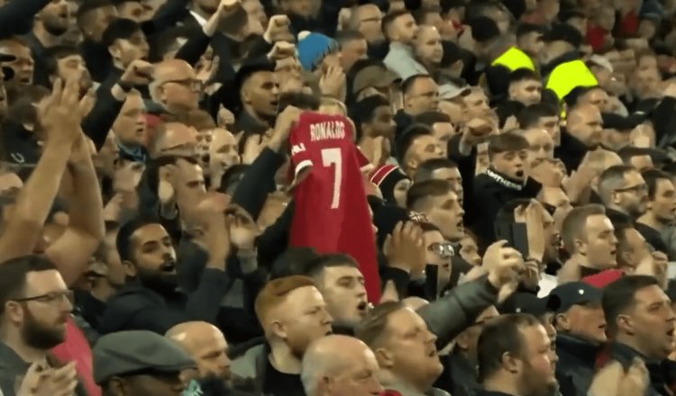 Liverpool y Manchester United rinden luto a hijo de Ronaldo