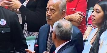 Diputados morenistas llaman "pin... viejito sacado de la tumba" a decano del PRI