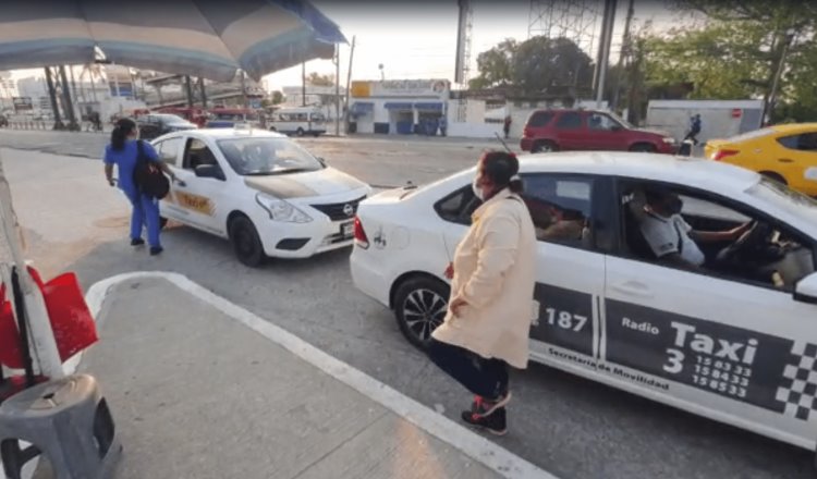 Pese a exhorto, taxis siguen operando sin aire acondicionado