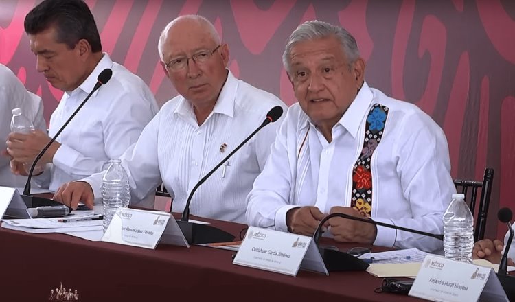 AMLO dice a empresarios que cuentan con su apoyo para invertir en México