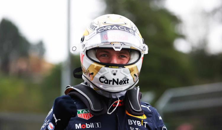 Verstappen obtiene su primera pole de la temporada; “Checo” arrancará el Sprint en séptimo