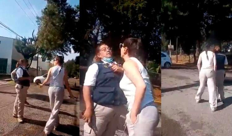 Exhiben a mujer agrediendo a una guardia de seguridad en Edomex… la apodan “Lady Escupitajo”