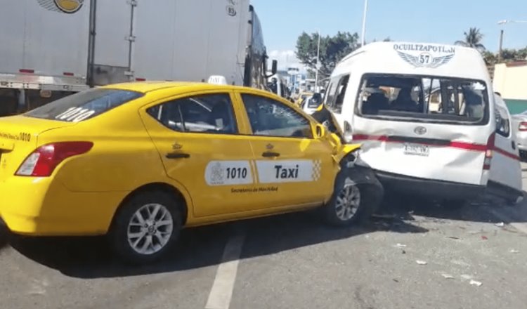 Chocan transportistas en Ciudad Industrial