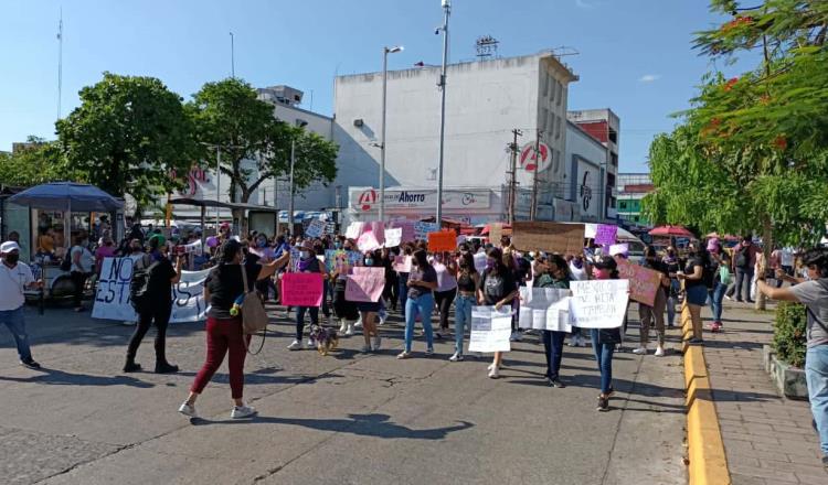 Vuelven a marchar colectivos feministas en Tabasco