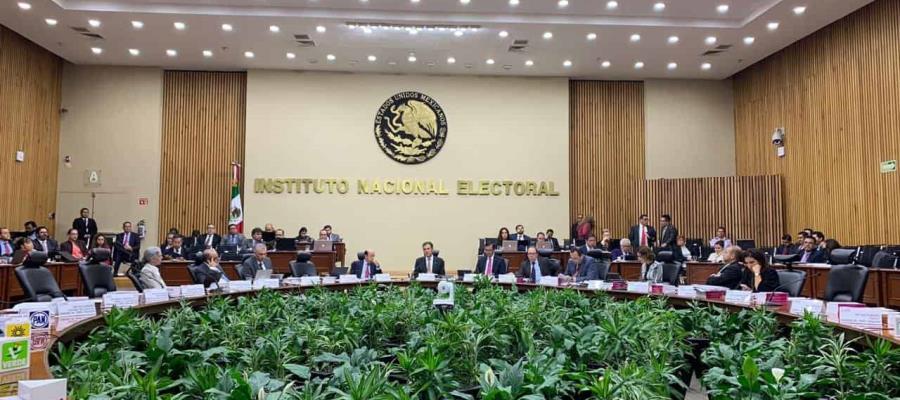 Niega INE medidas cautelares contra spots del 4to Informe del presidente