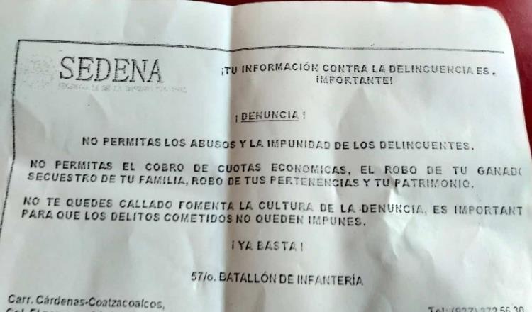 A través de volantes, Sedena pide a la población de Comalcalco denunciar el cobro de cuotas, robos o secuestro