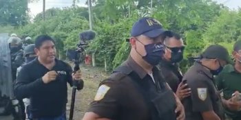 INM separa de sus funciones a servidor público que agredió a periodista en Chiapas